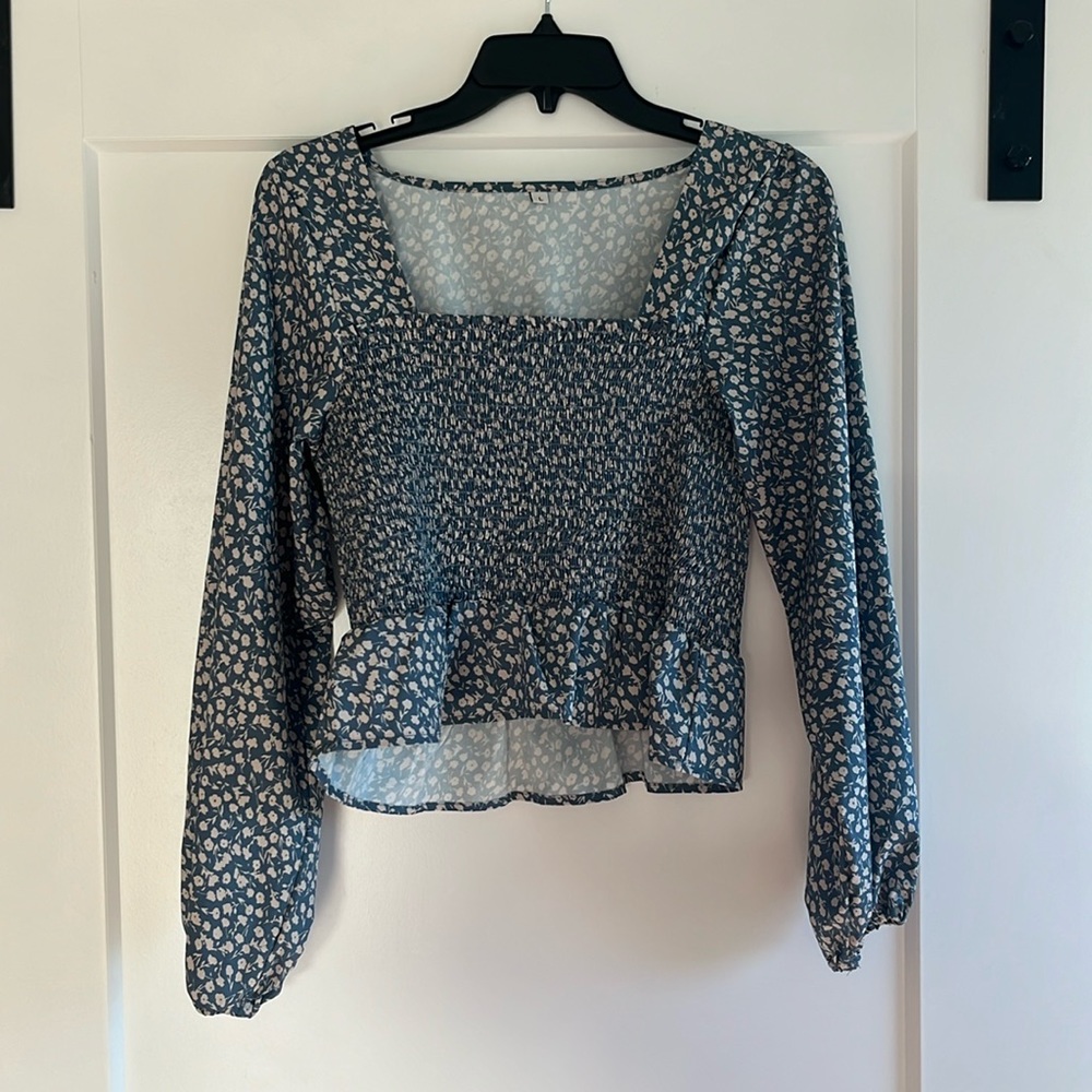 SHEIN cropped long sleeve. Size large.